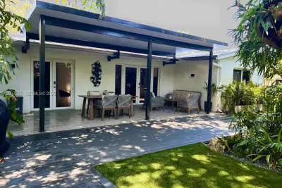 424 NE 28th Dr, Wilton Manors: photo 1 of 25