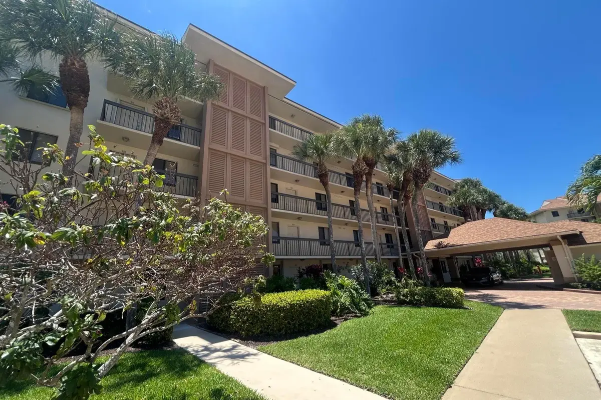 1901 Marina Isle Way #302, Jupiter: photo 1 of 14