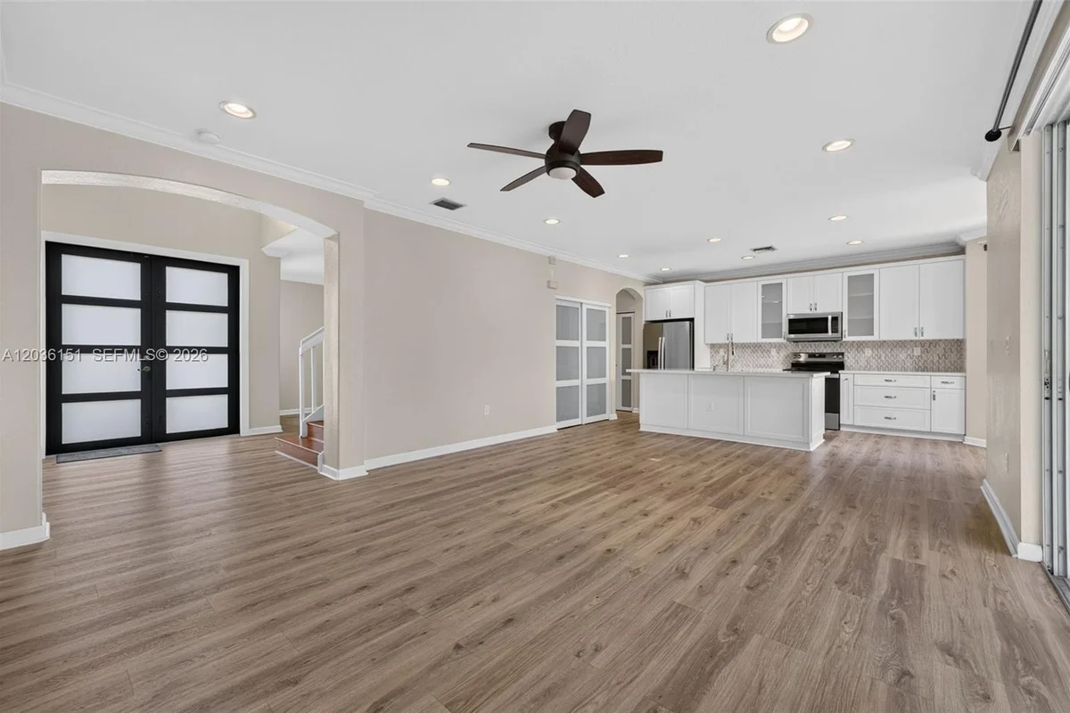 1611 SE 16th St, Homestead: photo 1 of 31