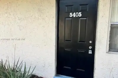 5405 NW 23rd St #187, Lauderhill: photo 1 of 11