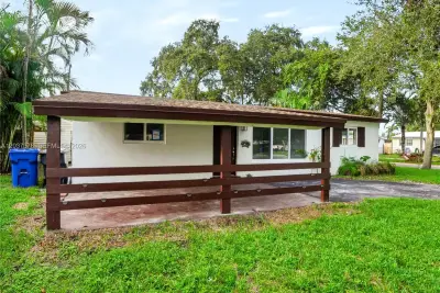 6570 Liberty St, Hollywood: photo 1 of 22