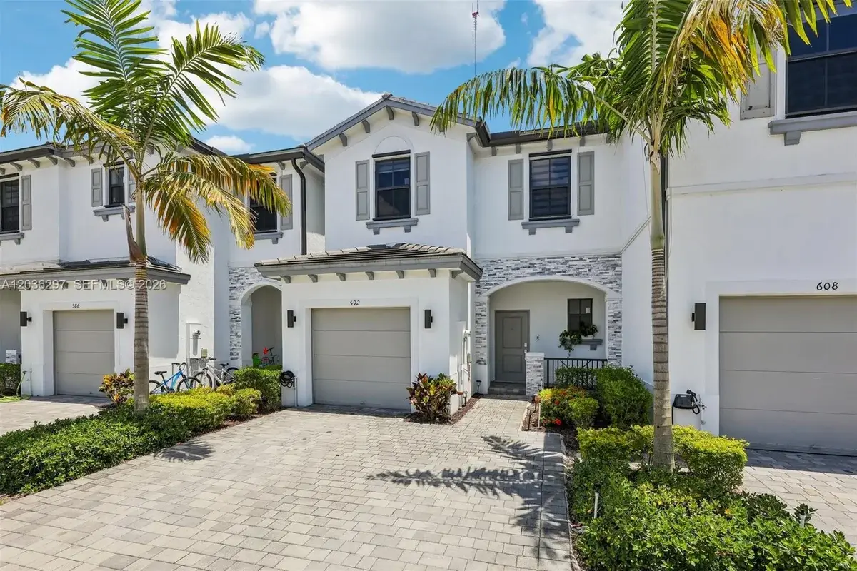 592 NW 203rd Ter, Miami Gardens: photo 1 of 37