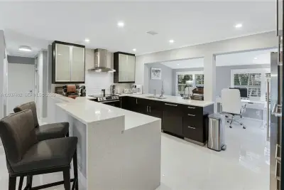 424 NE 27th Dr, Wilton Manors: photo 1 of 33
