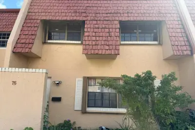 76 Ann Lee Ln, Tamarac: photo 1 of 33