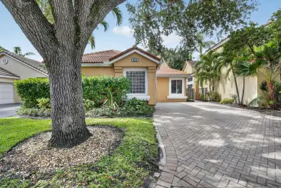 10124 NW 4th St, Plantation: photo 1 of 43