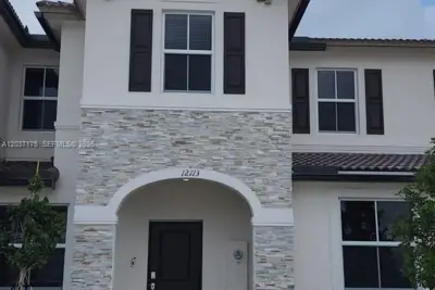 12113 NW 23rd Ct, Miami: photo 1 of 11