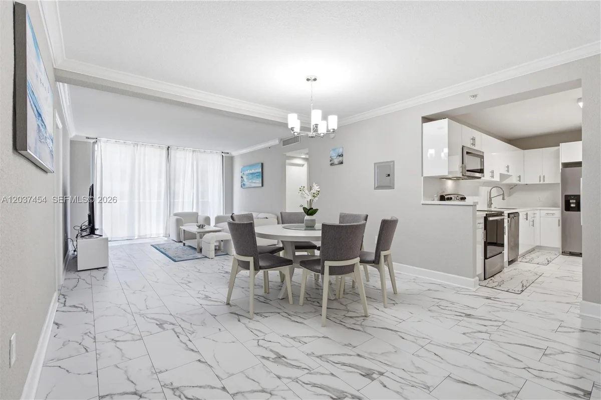 401 69th St #313, Miami Beach: photo 1 of 17