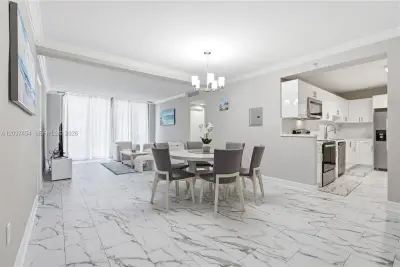 401 69th St #313, Miami Beach: photo 1 of 17