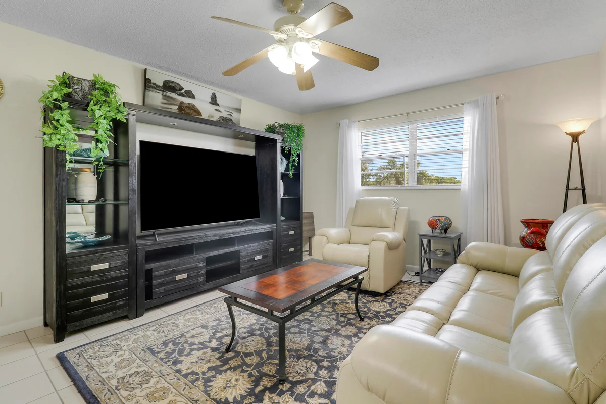 400 Fern St #1c, Jupiter: photo 1 of 17