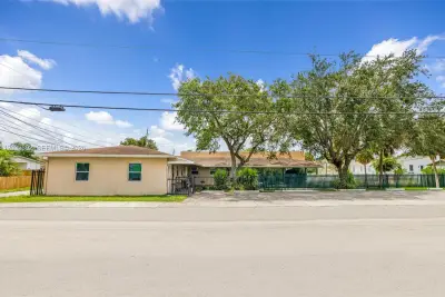 2247 Simms St, Hollywood: photo 1 of 20