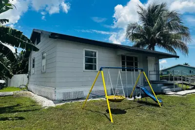 566 SE 7th Dr, Belle Glade: photo 1 of 15