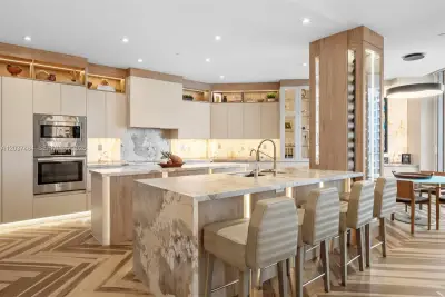 60 Edgewater Dr #11F, Coral Gables: photo 1 of 31