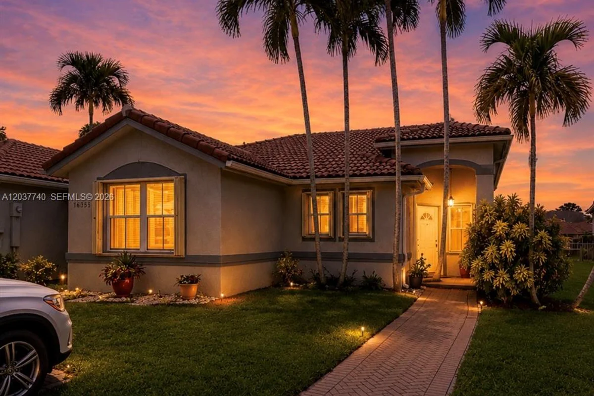 16355 SW 46th Ter, Miami: photo 1 of 17