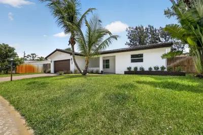 1408 Cochran Dr, Lake Worth: photo 1 of 49