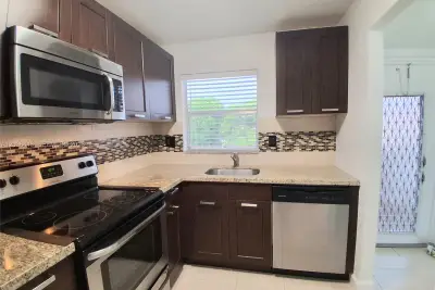 9460 Sunrise Lakes Blvd #309, Sunrise: photo 1 of 66