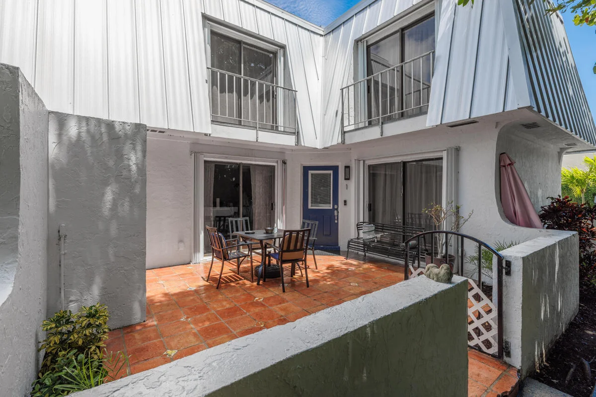 106 Linda Ln #1, Palm Beach Shores: photo 1 of 20