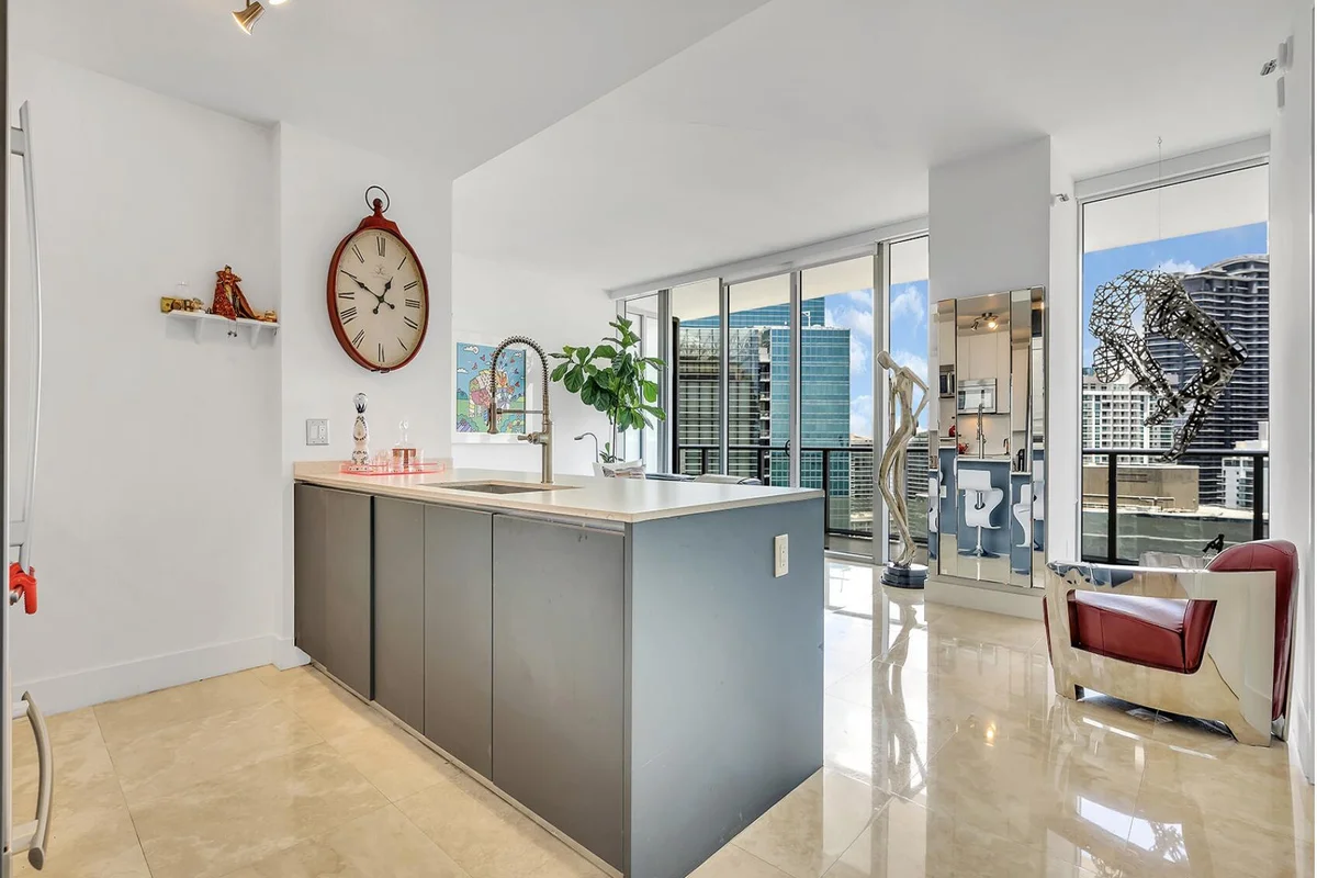 1300 Brickell Bay Dr #3900, Miami: photo 1 of 12
