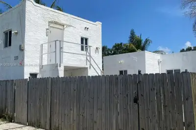 335 NW 59th Ter #A, Miami: photo 1 of 12