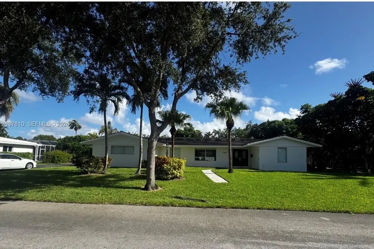 7361 SW 117th Ter, Pinecrest: photo 1 of 14
