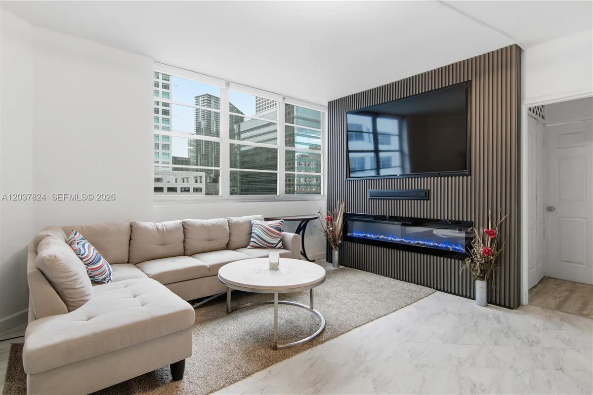 801 Brickell Bay Dr #764, Miami: photo 1 of 35