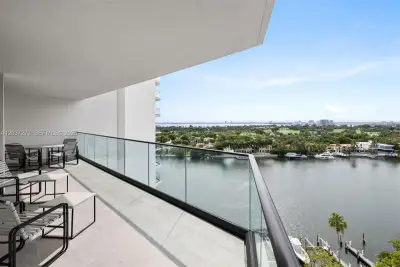 5500 Collins Ave #1401, Miami Beach: photo 1 of 38