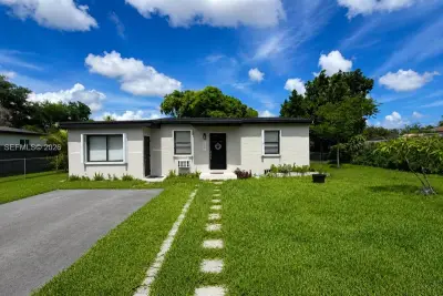 17981 NW 3rd Ave, Miami Gardens: photo 1 of 17