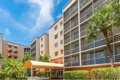 2821 N Miami Beach Blvd #5-T, North Miami Beach: photo 1 of 25