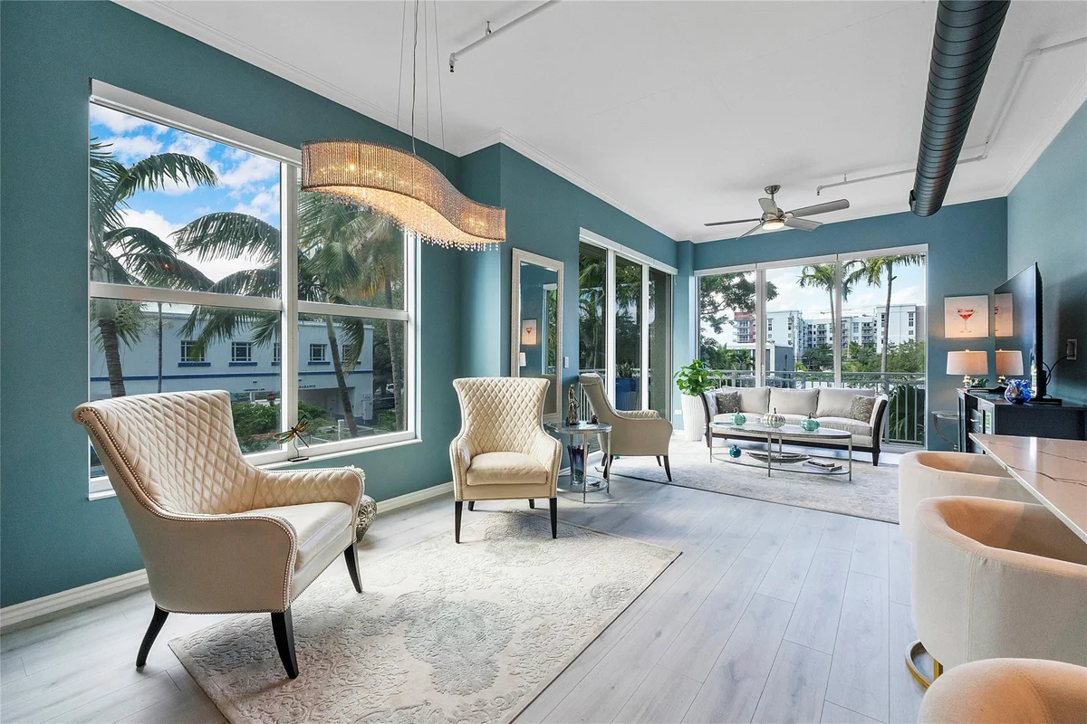313 NE 2nd St #204, Fort Lauderdale: photo 1 of 12