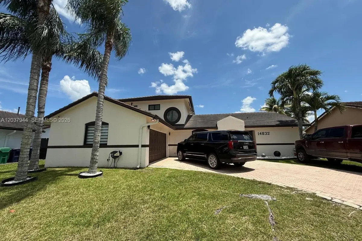 14832 SW 169th Ln, Miami: photo 1 of 69