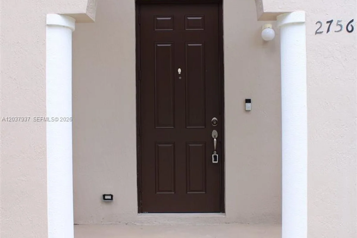 27568 SW 143rd Ave, Homestead: photo 1 of 32