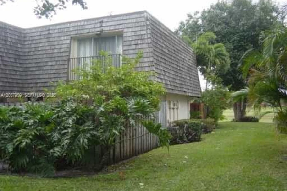 2060 SW 90th Ave #A-18, Davie: photo 1 of 22