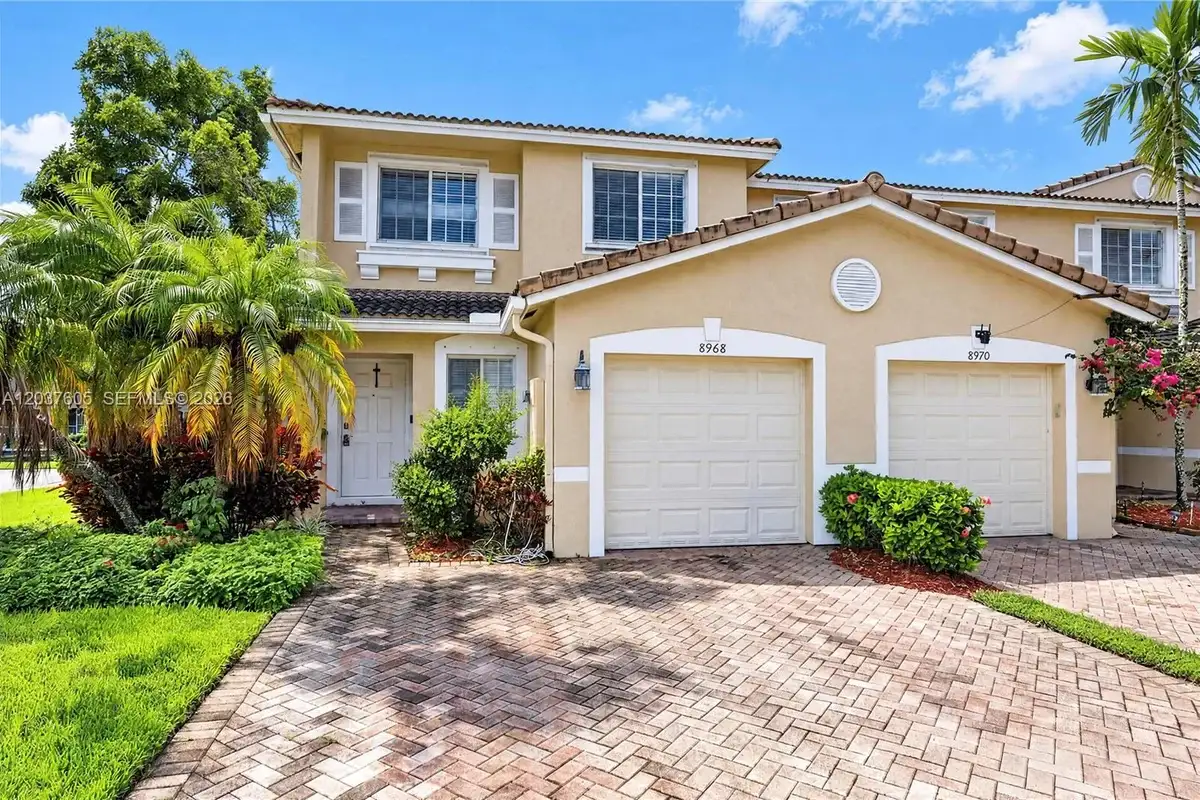 8968 Lancaster St, Tamarac: photo 1 of 26