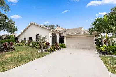 10933 Stafford Cir S, Boynton Beach: photo 1 of 9