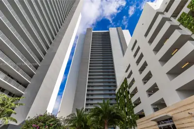 16385 Biscayne Blvd #1805, North Miami Beach: photo 1 of 43