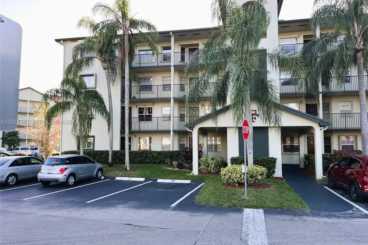 1300 SW 130th Ave #101F, Pembroke Pines: photo 1 of 33