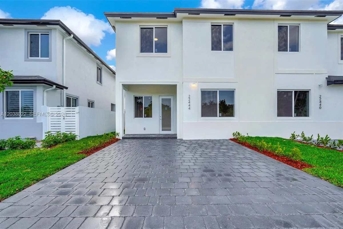 22505 SW 125th Ave, Miami: photo 1 of 51