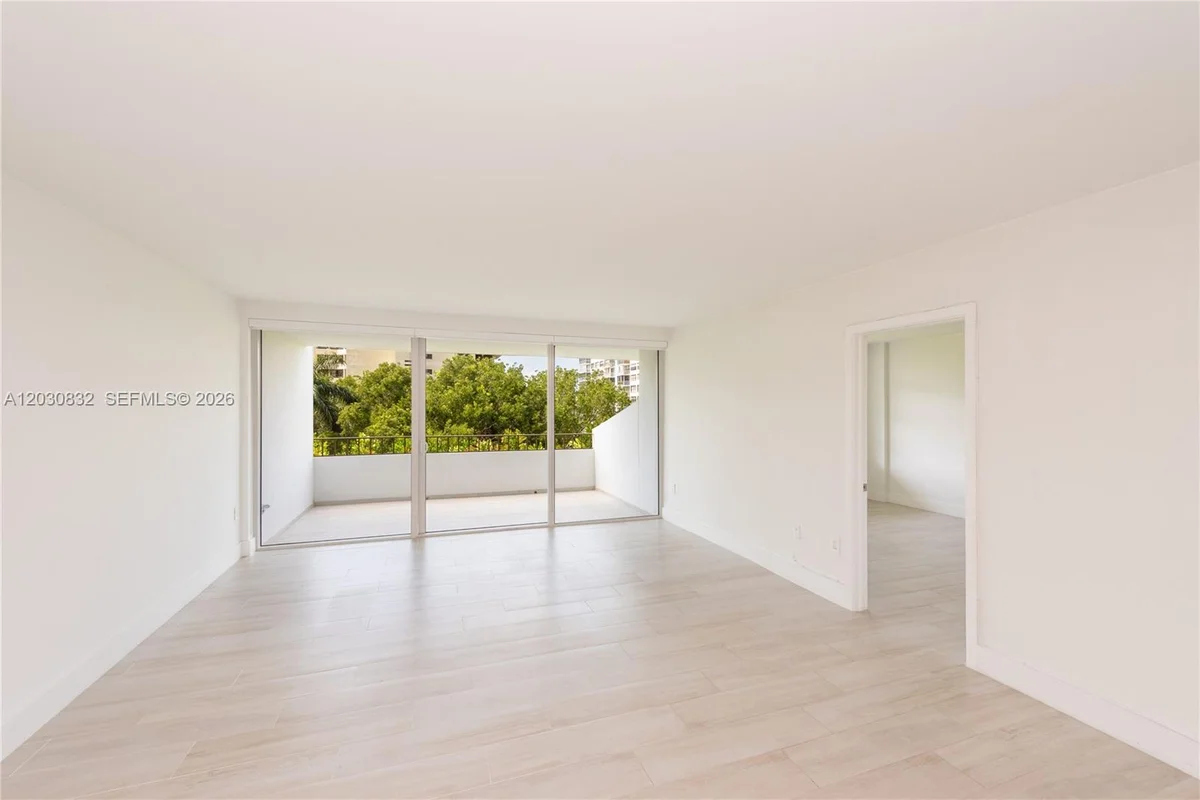 155 Ocean Lane Dr #403, Key Biscayne: photo 1 of 18