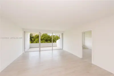 155 Ocean Lane Dr #403, Key Biscayne: photo 1 of 18