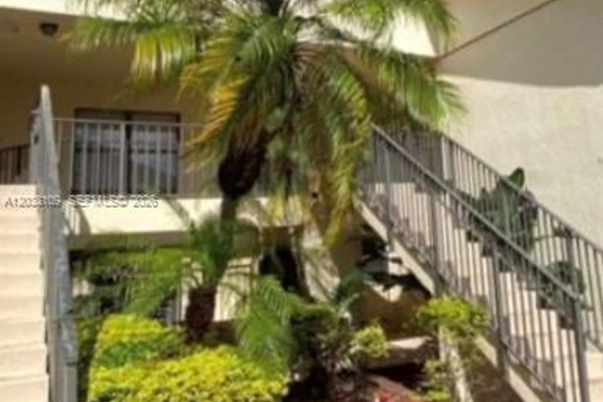 1442 Lake Crystal Dr #G, West Palm Beach: photo 1 of 1