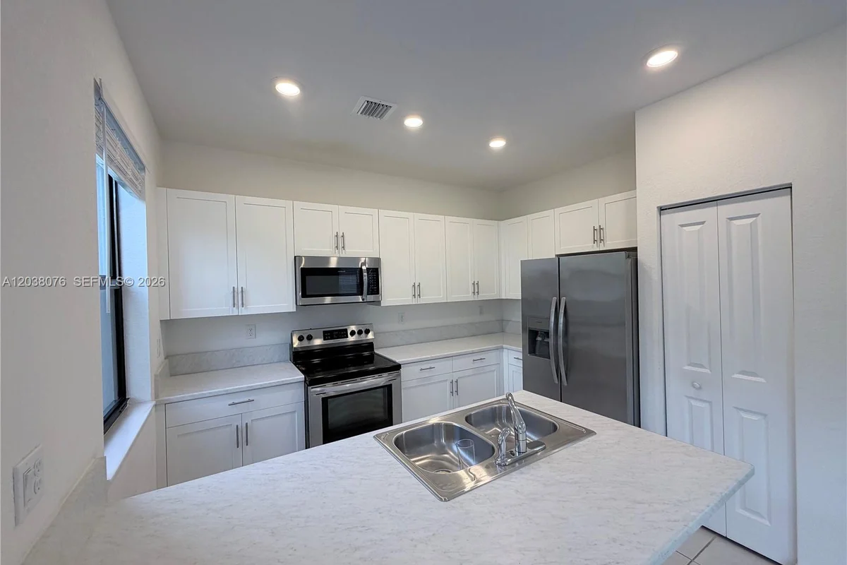 13421 SW 287th Ter, Homestead: photo 1 of 10