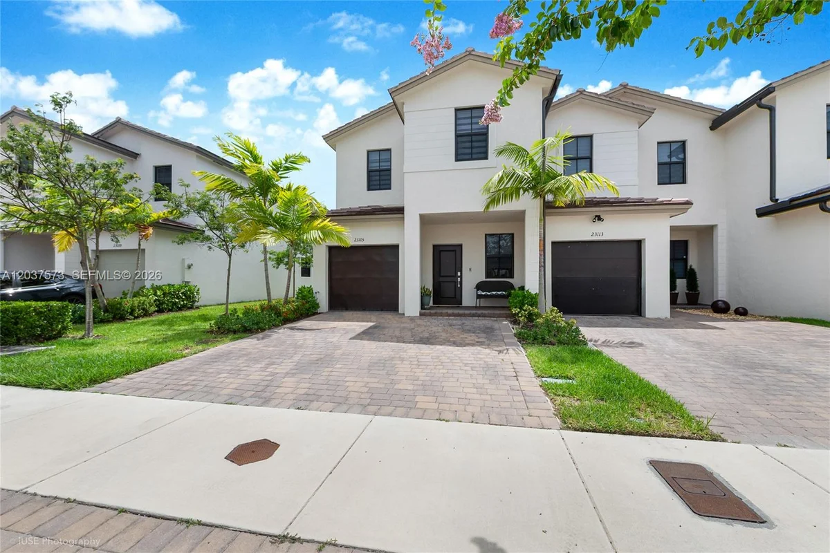 23105 SW 128th Pl, Miami: photo 1 of 24
