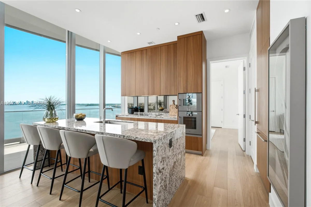 175 SE 25th Rd #1604, Miami: photo 1 of 25