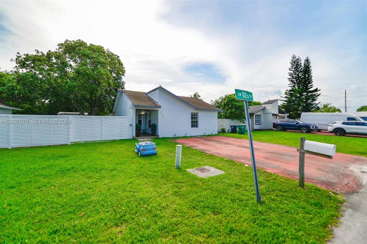 15216 SW 112th Pl, Miami: photo 1 of 34