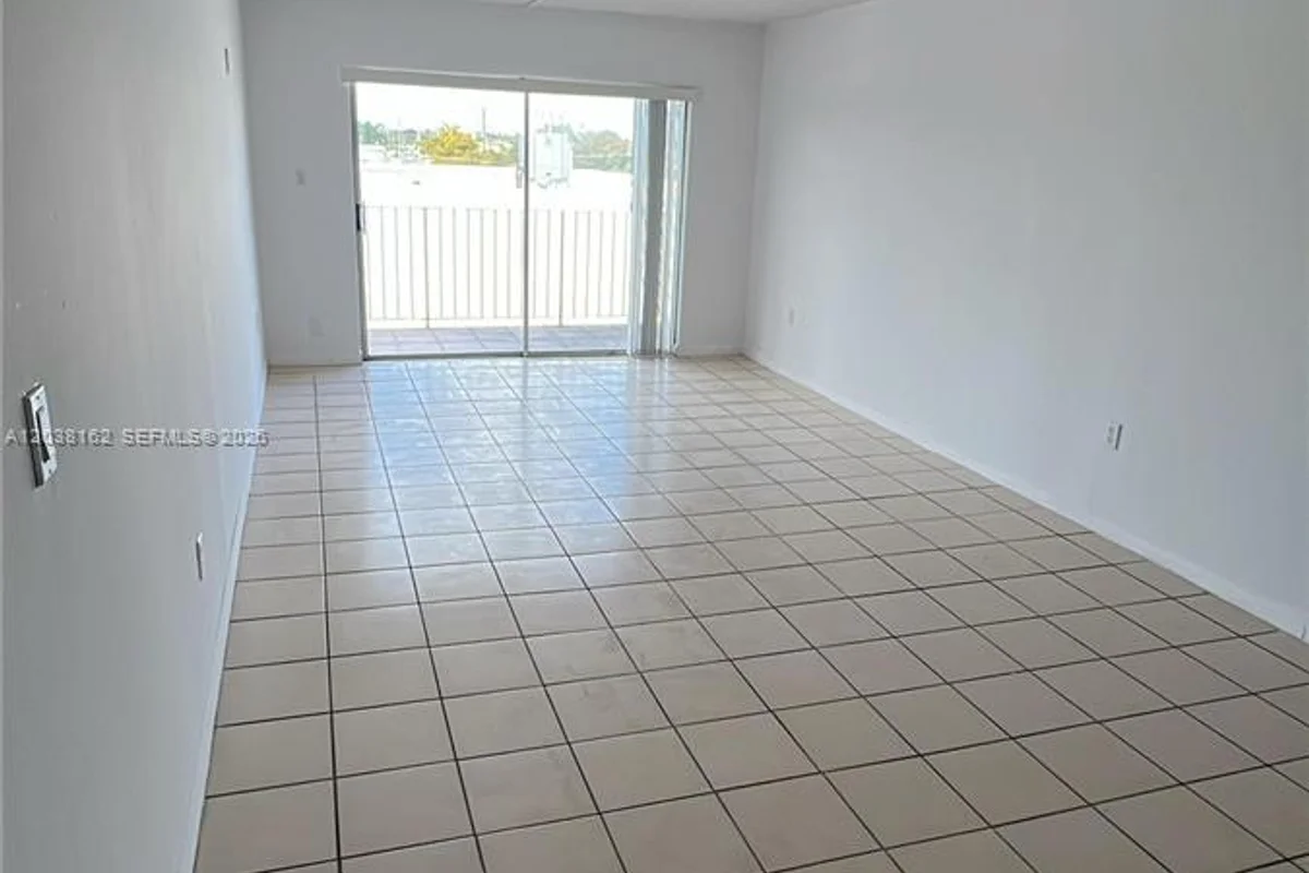 4480 Palm Ave #402, Hialeah: photo 1 of 15