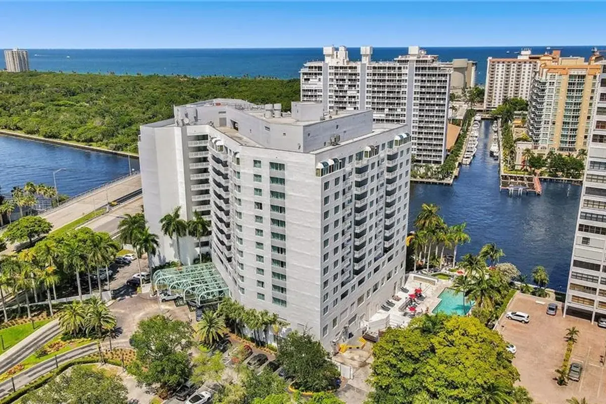 2670 E Sunrise Blvd #323, Fort Lauderdale: photo 1 of 33