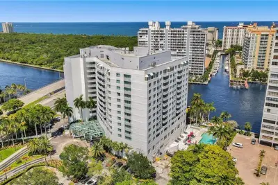 2670 E Sunrise Blvd #323, Fort Lauderdale: photo 1 of 33