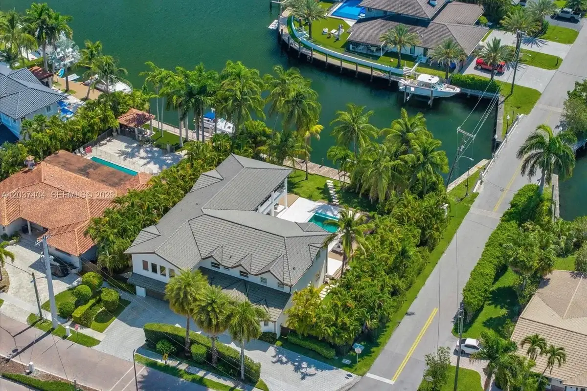 431 Layne Blvd, Hallandale Beach: photo 1 of 42