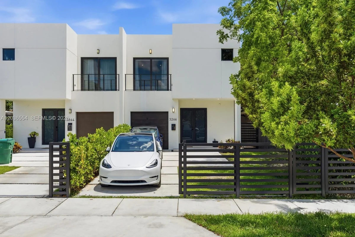 3266 SW 25th Ter, Miami: photo 1 of 55
