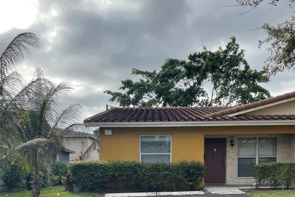 4102 NW 79th Ave #A, Coral Springs: photo 1 of 7