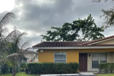 4102 NW 79th Ave #A, Coral Springs: photo 1 of 7
